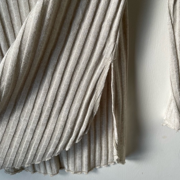 Free People We The Free Ribbed V Neck Long Sleeve Sweater Top XS - Picture 2 of 4